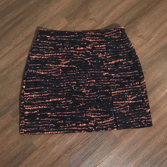 Never worn! BCBGeneration mini skirt size 4 - Picture 2 of 3